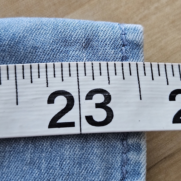 J. Jill Light Wash Cotton Long Sleeve Denim Button Up Tunic Shirt Size Large - Picture 10 of 12